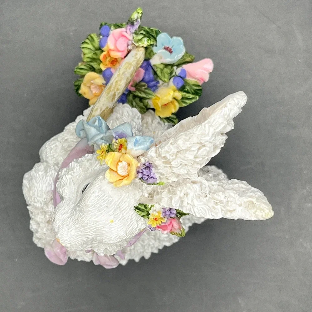 White Resin Easter‎ Bunny Figurine Floral Basket Scarf Figurine Decorative 5
